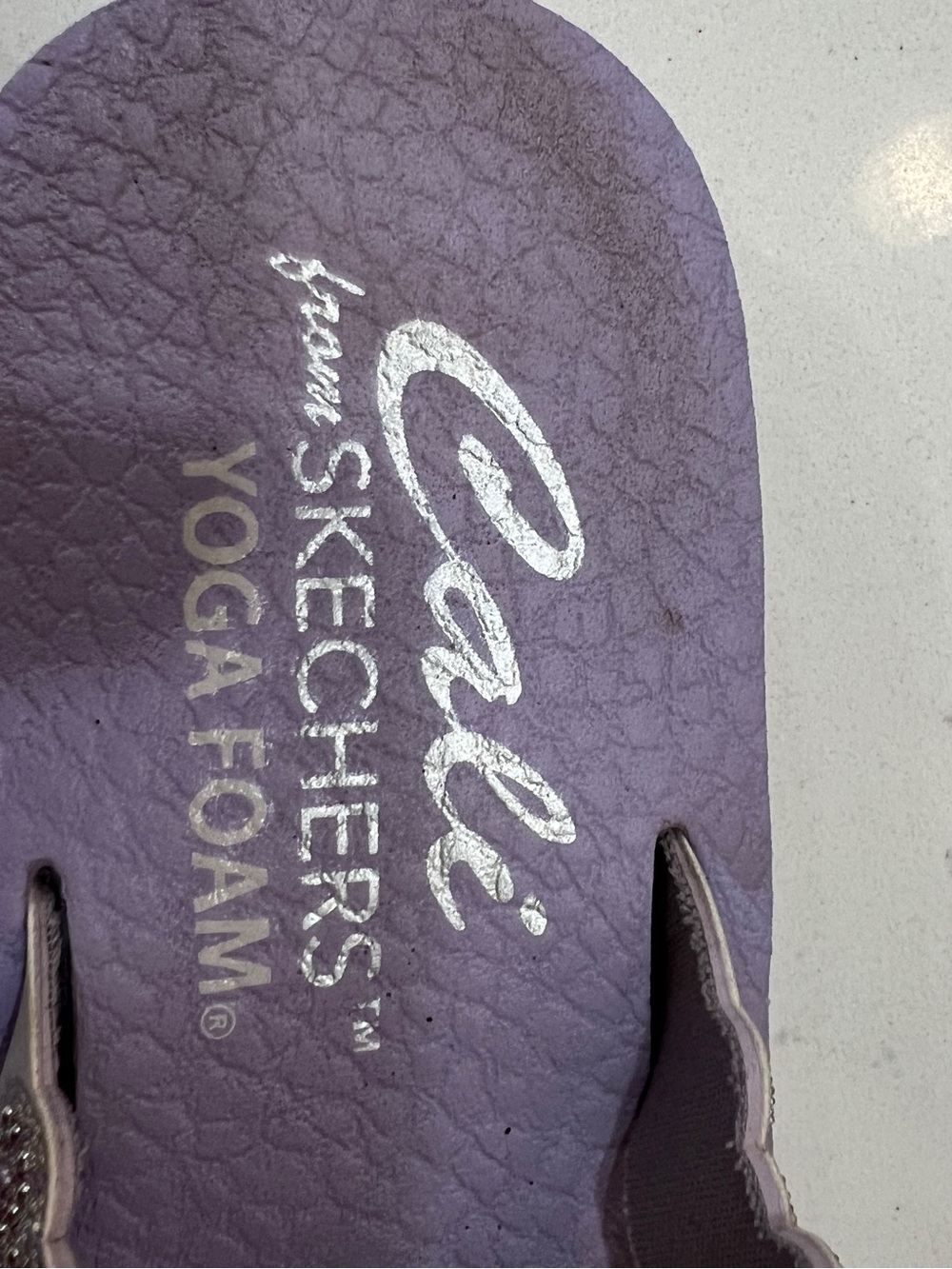 Skechers Cali Women 8.5 Violet Bejeweled Wedge Flip Flop Sandal yoga Foam sole - Picture 12 of 13